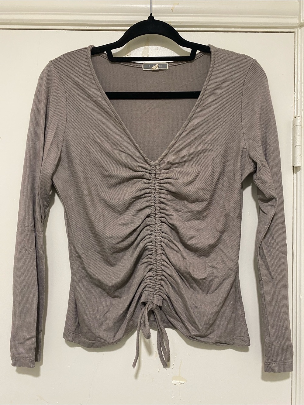 Pleione Ruched V-Neck Long Sleeve Top - Taupe Gray